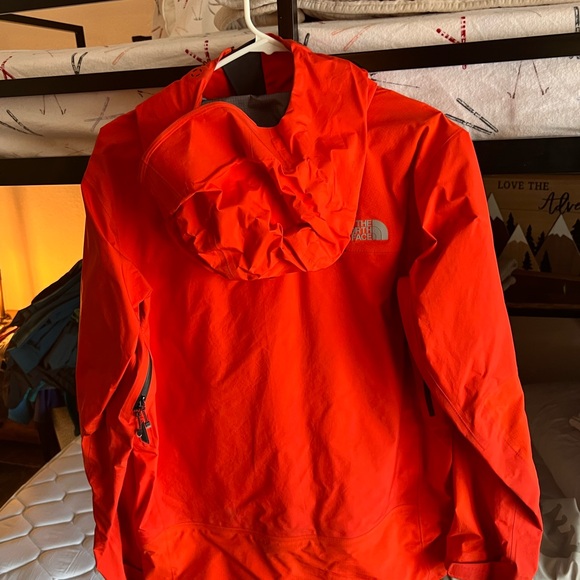 Men’s the north face summit series 
Hard shell - Picture 4 of 4
